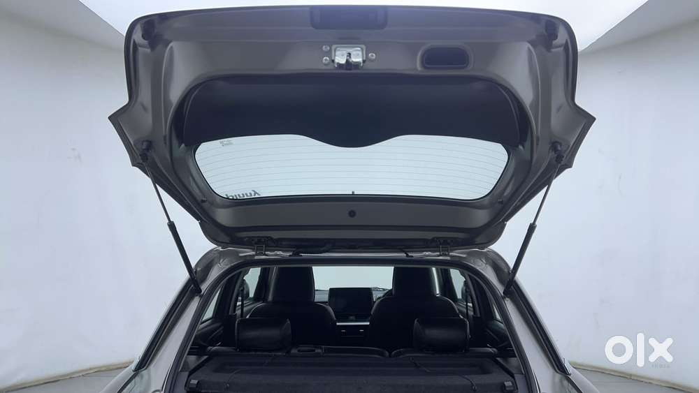Maruti Suzuki Swift Amt Zxi, 2025, Petrol