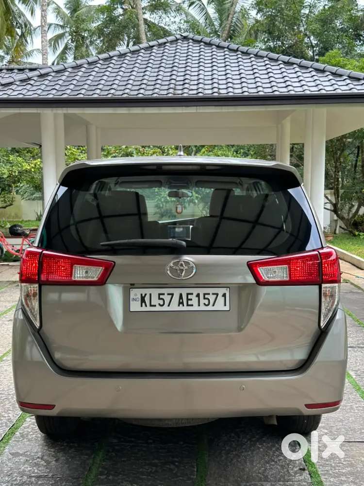 Toyota Innova Crysta 2.8z 2016