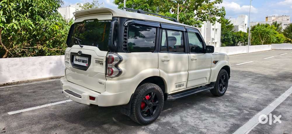 Mahindra Scorpio S10, 2015, Diesel