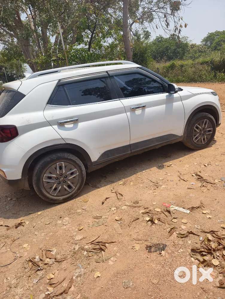 Hyundai Venue 2022 Petrol 86000 Km Driven Top End