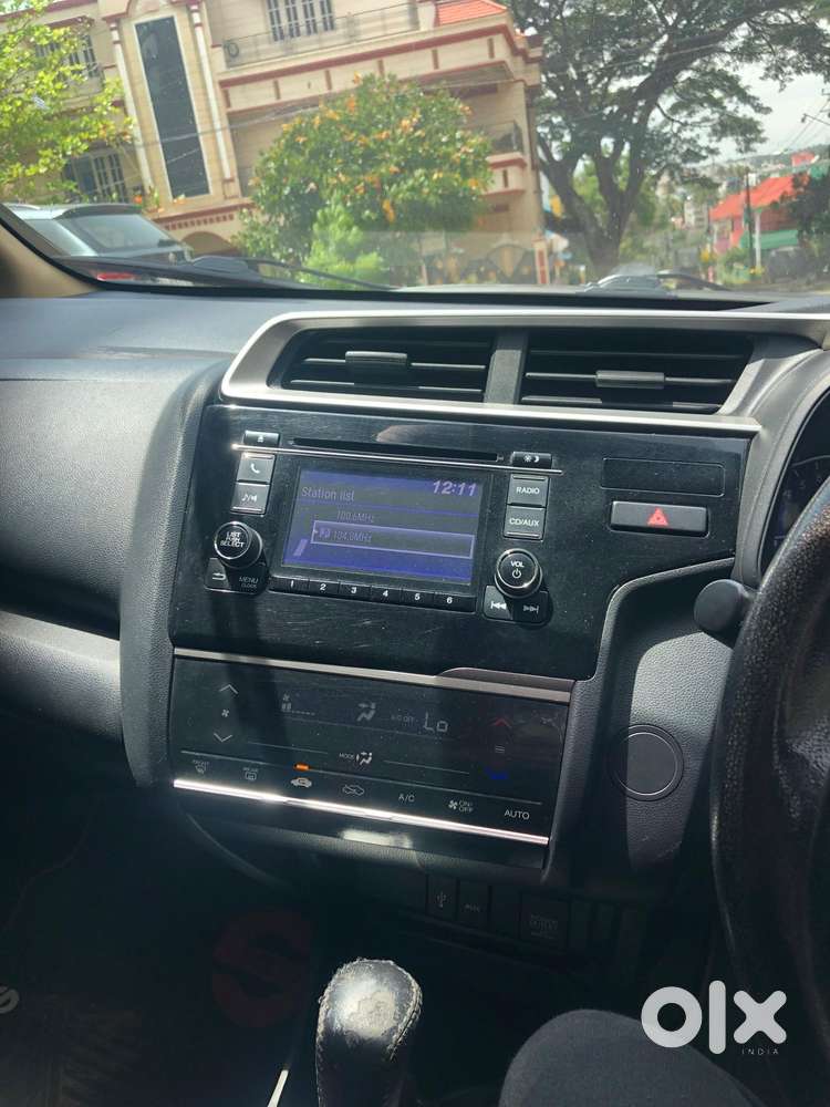 Honda Jazz V Automatic, 2016, Petrol
