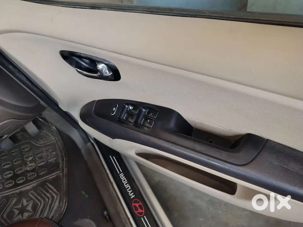 5 Tyres New Condition 4 Windows Power Seat Comfortable
