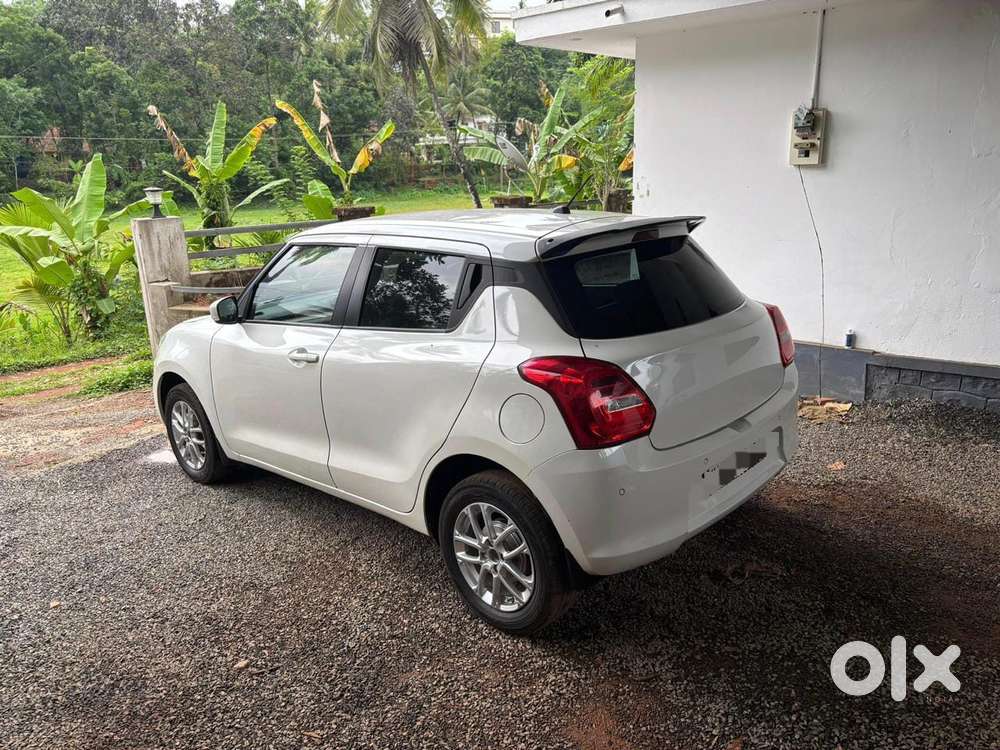 Maruti Suzuki Swift Vxi + Manual, 2022, Petrol