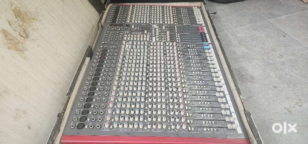 Allen&Heath Zed 428 analog mixer