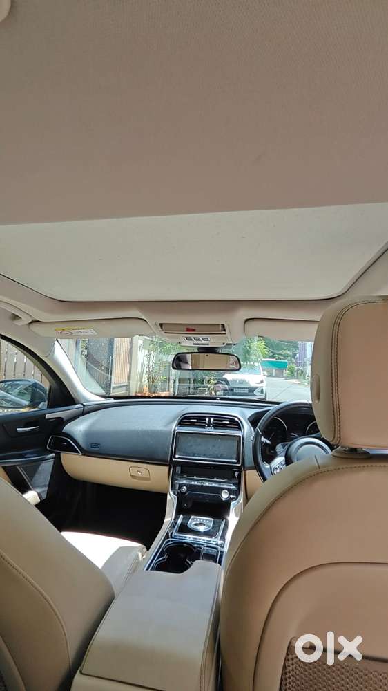 Jaguar Xe Prestige, 2016, Petrol