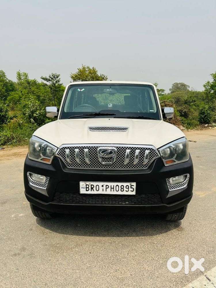 Mahindra Scorpio S4, 2016