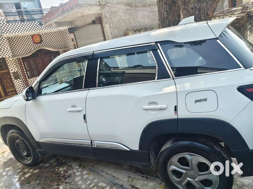 Maruti Suzuki Brezza 2023 Petrol 35000 Km Driven