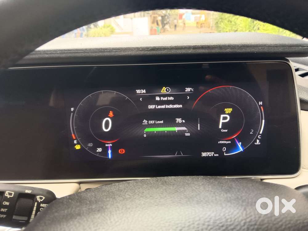Mahindra Xuv700 2.2 Ax 7 Diesel Mt Luxury Pack Str, 2022, Diesel