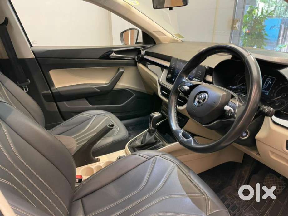 Skoda Slavia Ambition 1.0l Tsi At, 2022, Petrol