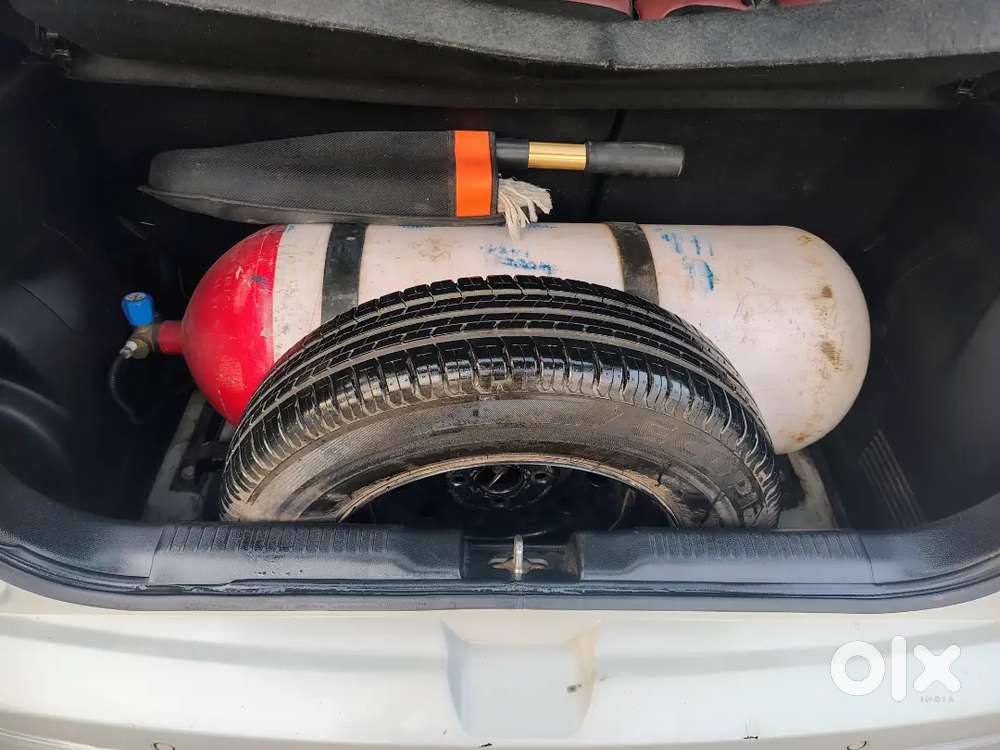 Maruti Suzuki Swift 2022 Petrol 33000 Km Driven With Cng