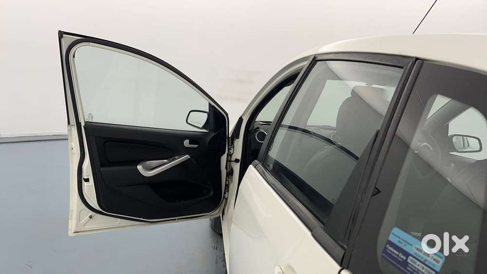 Ford Figo 2010-2012 Petrol Zxi, 2015, Petrol