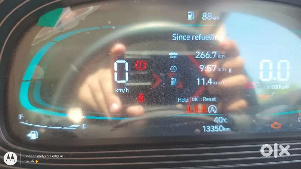 Venue Sx Mt 2nd Top Model With Automatic Climate Controls, Sunroof.