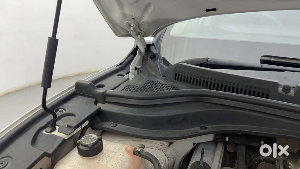 Mahindra Xuv700 2.2 Ax 5 Diesel At Str, 2023, Diesel