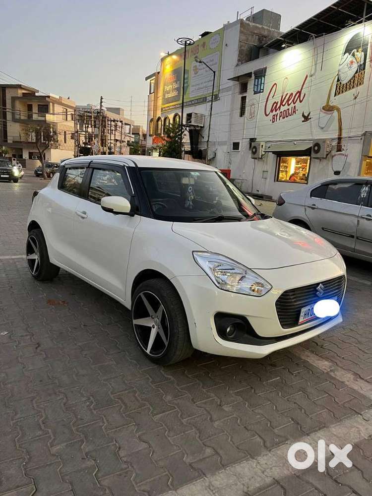 Maruti Suzuki Swift Vxi + Manual, 2022, Petrol