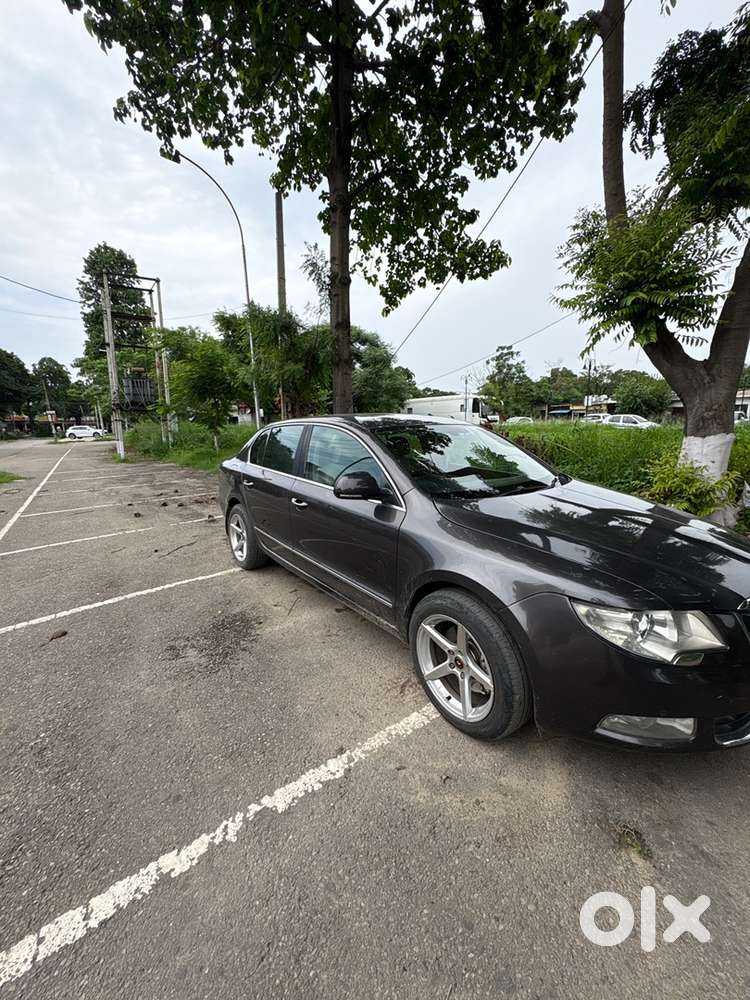 Skoda Superb Petrol 2012 Year
