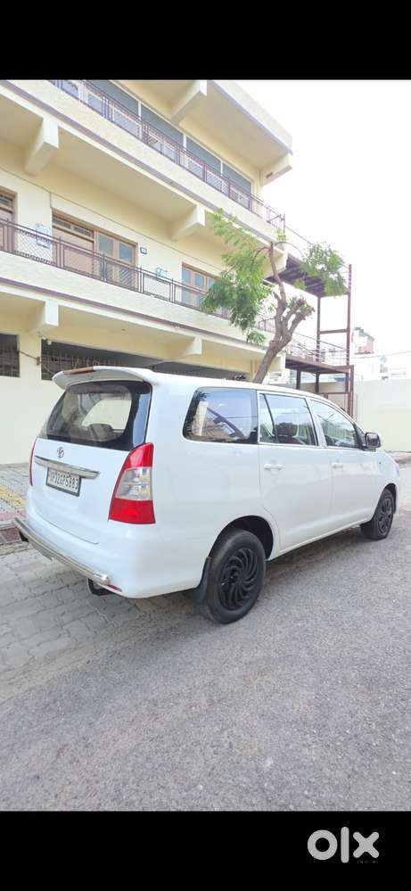 Toyota Innova 2.5 G (diesel) 7 Seater Bs Iv, 2015, Diesel