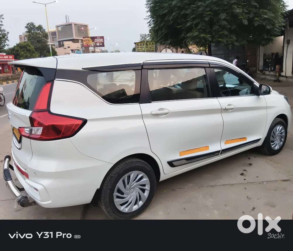 Maruti Suzuki Ertiga Vxi 2025