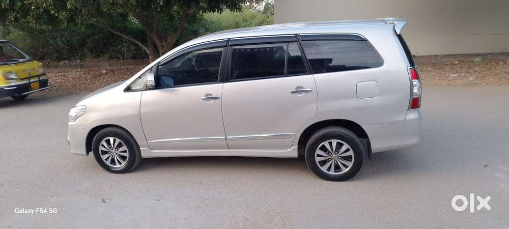Toyota Innova 2.5 Vx 8 Str Bs-iii, 2015, Diesel