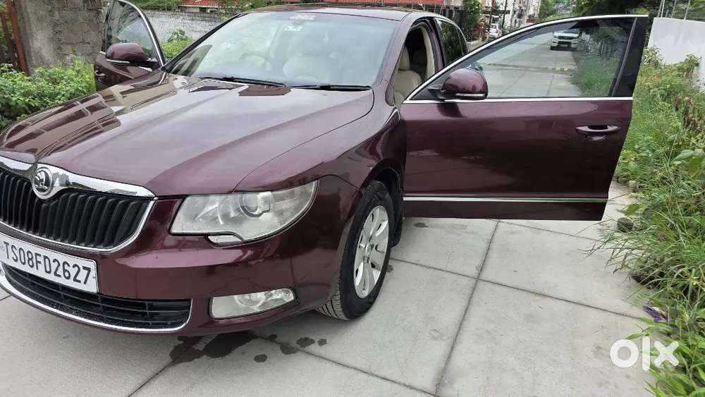 Skoda Superb Elegance 2011 Diesel Automatic