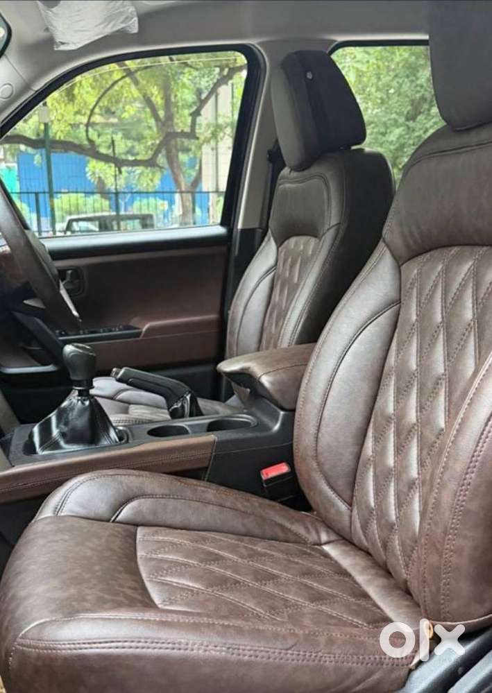 Mahindra Scorpio N Z4 Petrol Mt 7 Str, 2025, Petrol