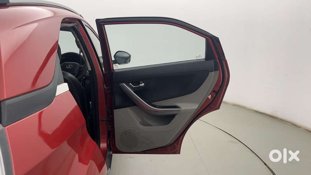Tata Nexon 1.2 Revotron Xz Plus, 2017, Petrol