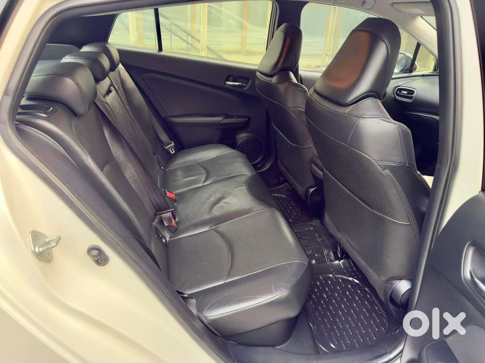 Toyota Prius Z8, 2017, Petrol