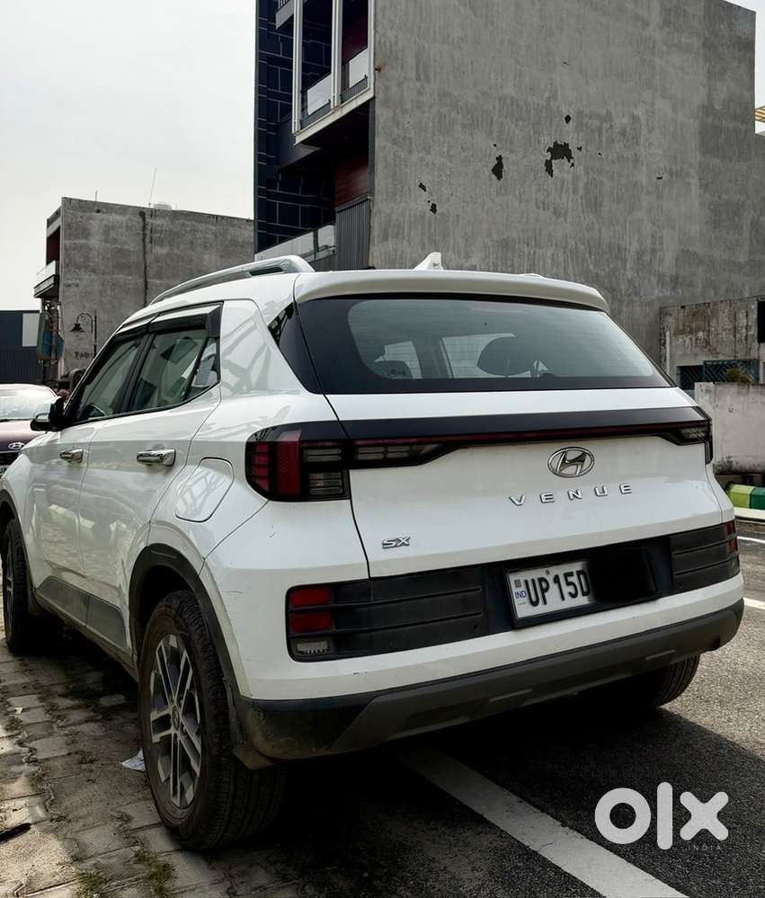 Hyundai Venue Petrol Manual 2023 (vip Number)