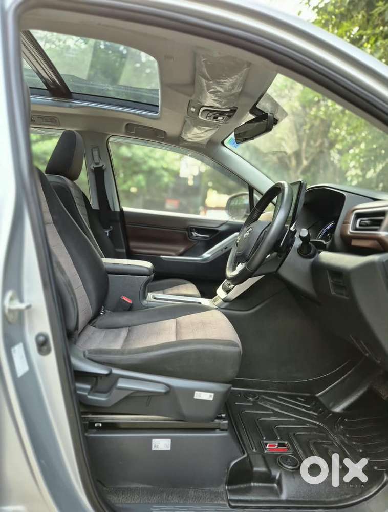 Toyota Innova Hycross 2.0 Vx (o) Hybrid 7 Str, 2026, Petrol