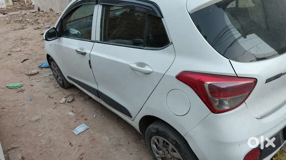Hyundai Grand I10 2017 Petrol Well Maintained