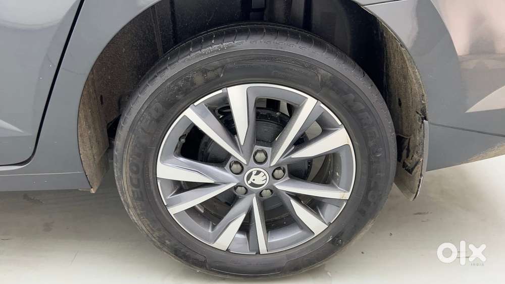 Skoda Slavia 1.0 Tsi Style At, 2026, Petrol