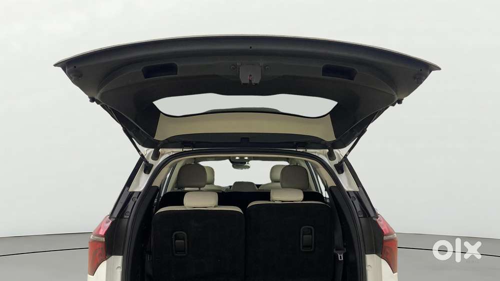 Mahindra Xuv700 2.0 Ax 7 Petrol At Str, 2023, Diesel