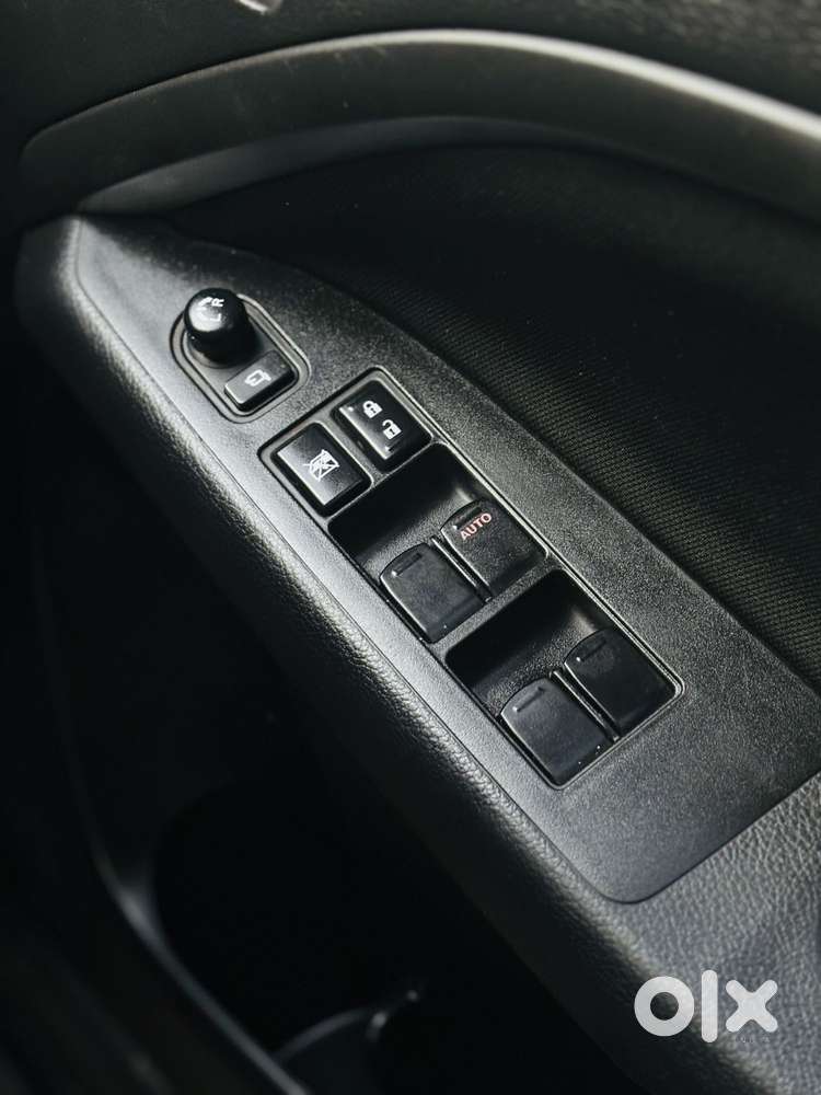 Maruti Suzuki Vitara Brezza 1.5 Vxi At, 2023, Petrol