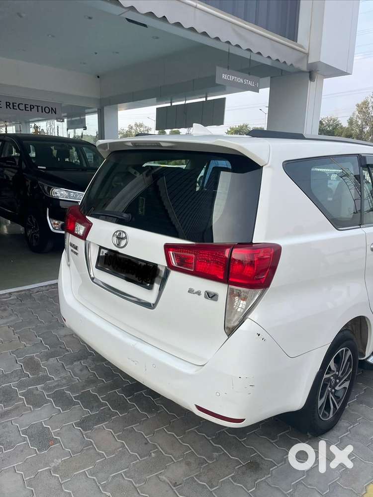 Toyota Innova Crysta 2023