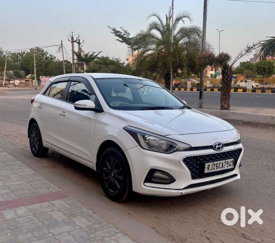 Hyundai I20 Sportz 1.2 Ivt Dual Tone, 2020, Petrol