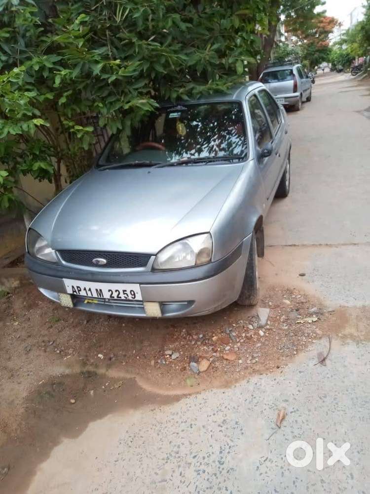 Ford Ikon 2003