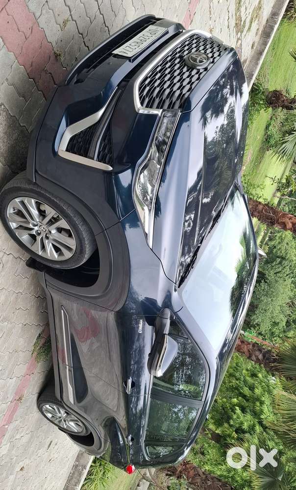 Toyota Innova Hycross 2.0 Zx Hybrid 7 Str, 2024, Petrol