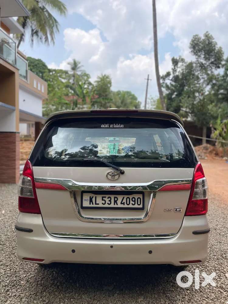 Toyota Innova 2015