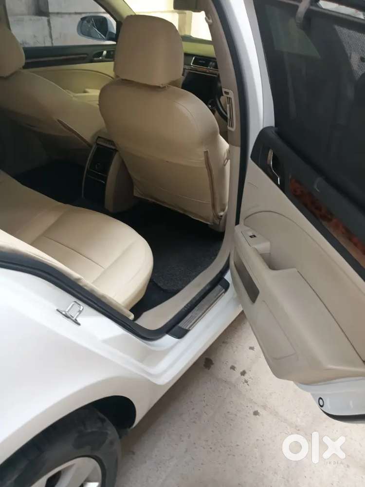 Skoda Superb 2012 Diesel 89000 Km Driven