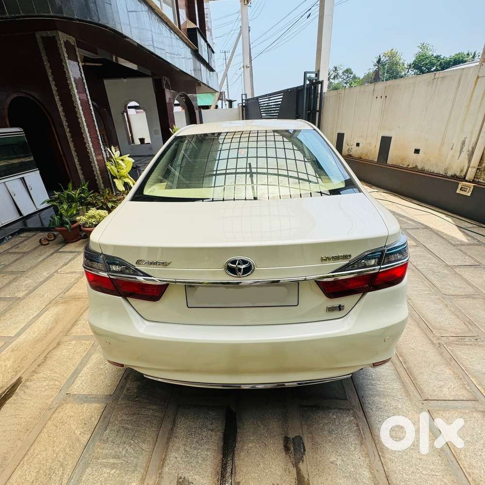 Toyota Camry Hybrid 2016-17