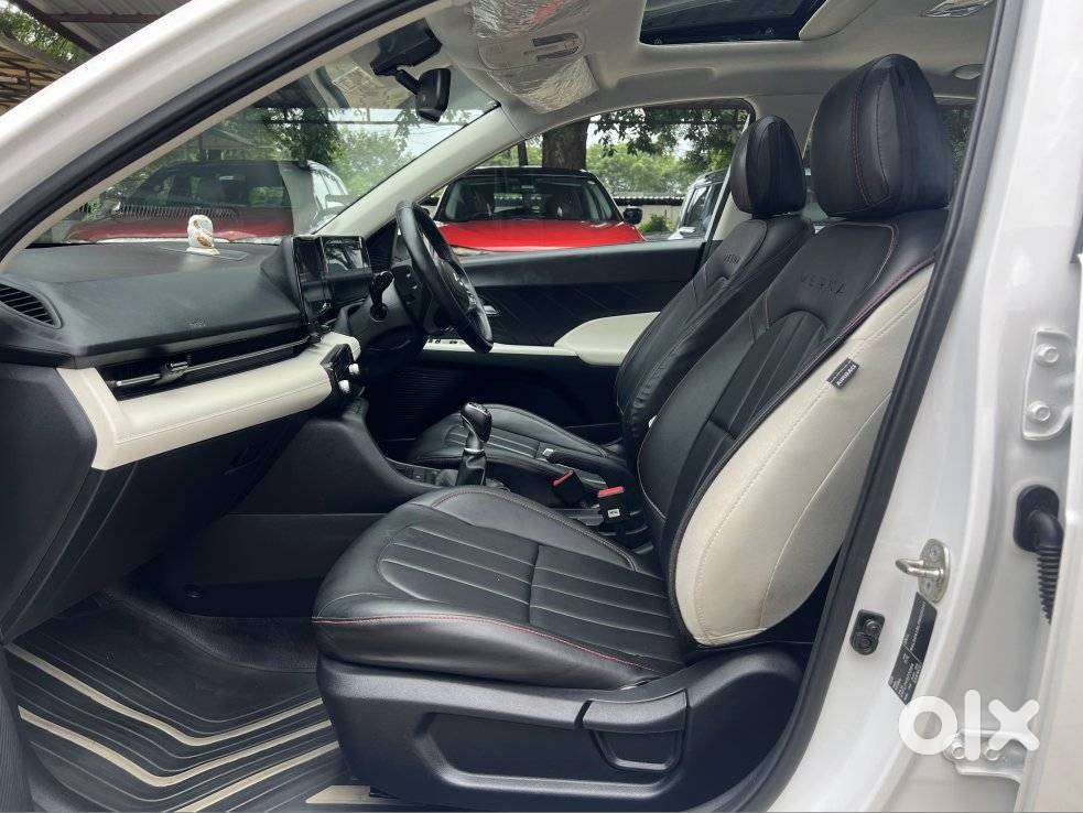 Hyundai Verna 1.5 Sx Vtvt, 2023, Petrol