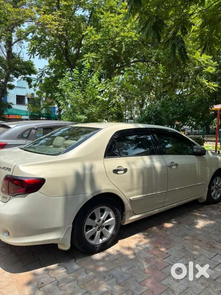 Toyota Corolla Altis 2011