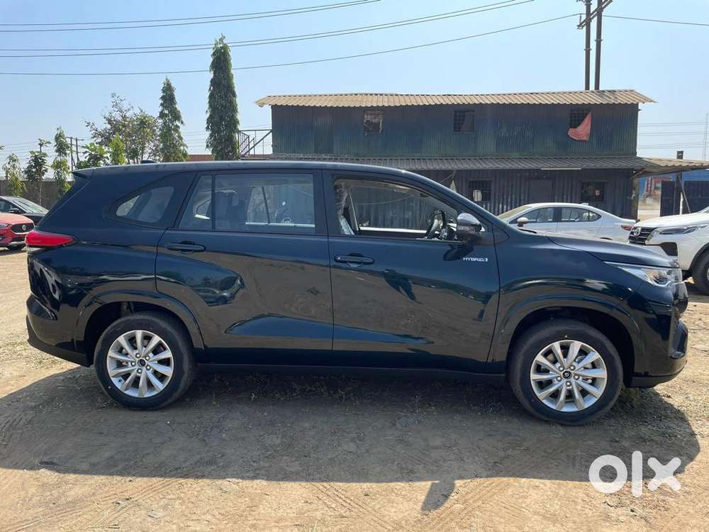 Toyota Innova Hycross, 2025, Electric