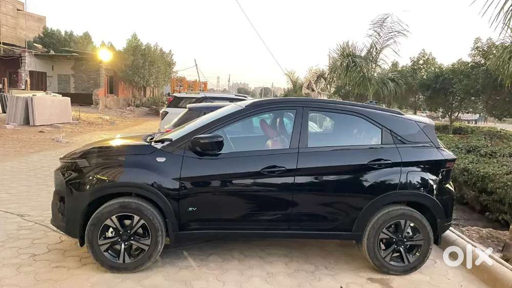 Tata Nexon Ev 2024. Red Dark Edition