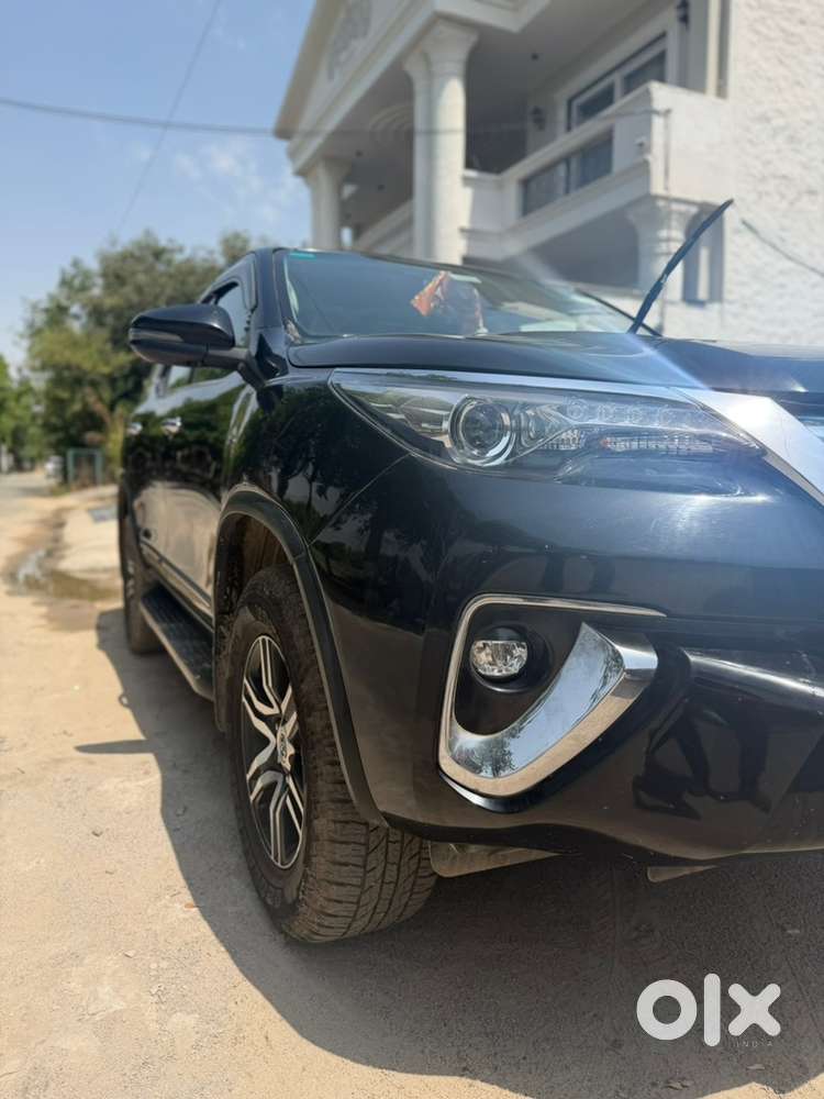 Toyota Fortuner Diesel 2018 Automatic Black