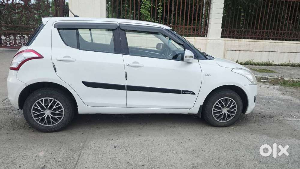 Maruti Suzuki Swift Vxi Optional, 2012, Petrol