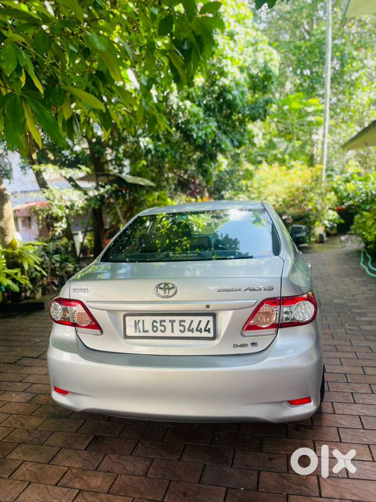 Toyota Corolla Altis 2013