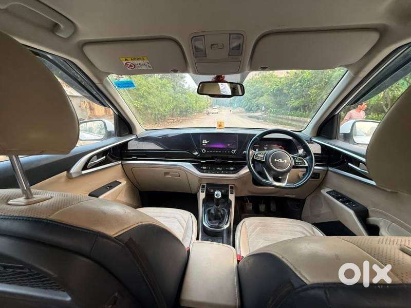 Kia Carens 1.4 Luxury 7 Str, 2022, Petrol