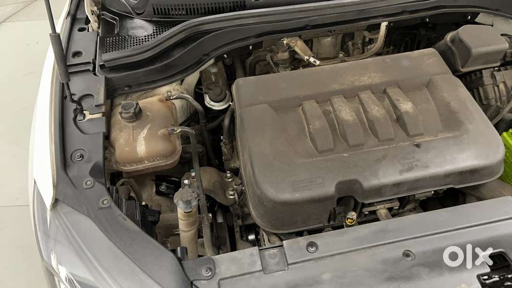 Mahindra Xuv700 2.2 Ax 7 Diesel At Str, 2023, Diesel