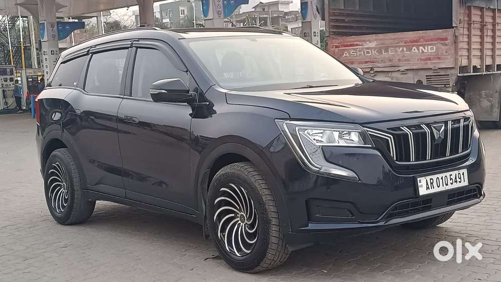 Mahindra Xuv700 2.0 Ax 3 Petrol Mt 5 Str, 2022, Petrol