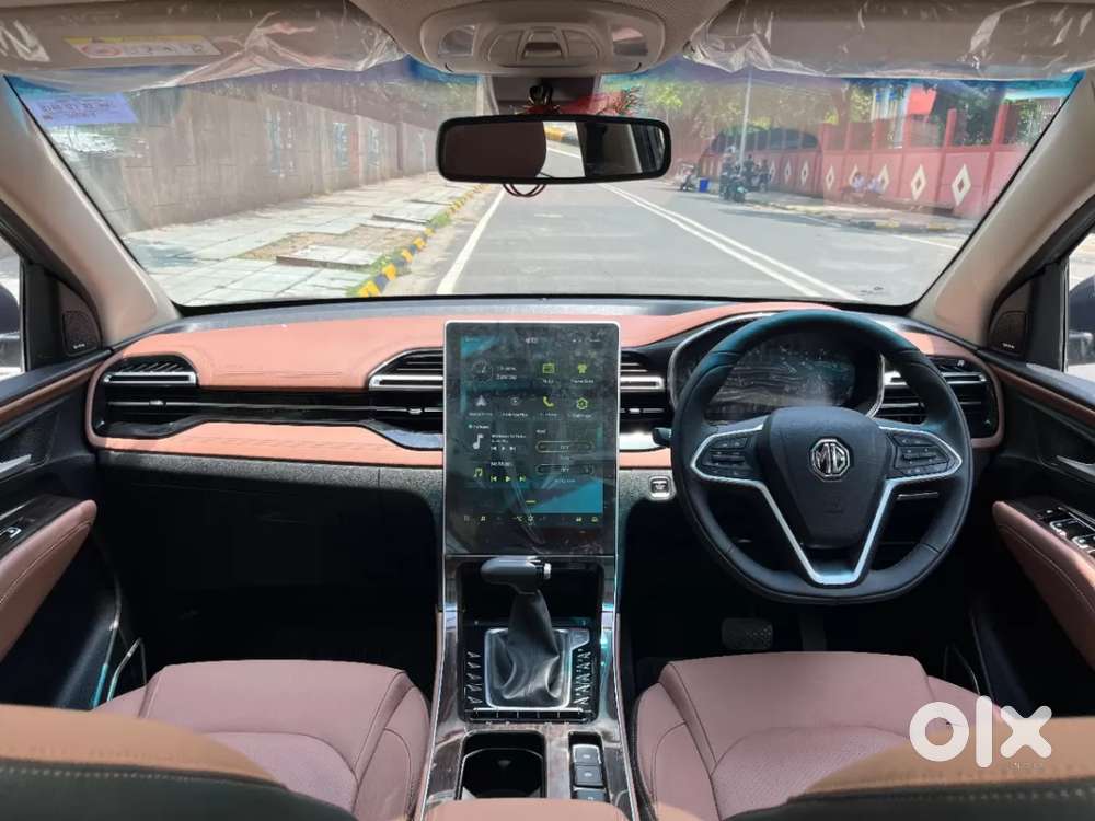 Mg Hector Plus Sharp Pro 1.5 Turbo Petrol Cvt 7 Str, 2025, Petrol